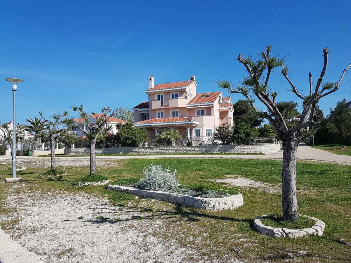Apartmani Lorena Privlaka  Exterior photo